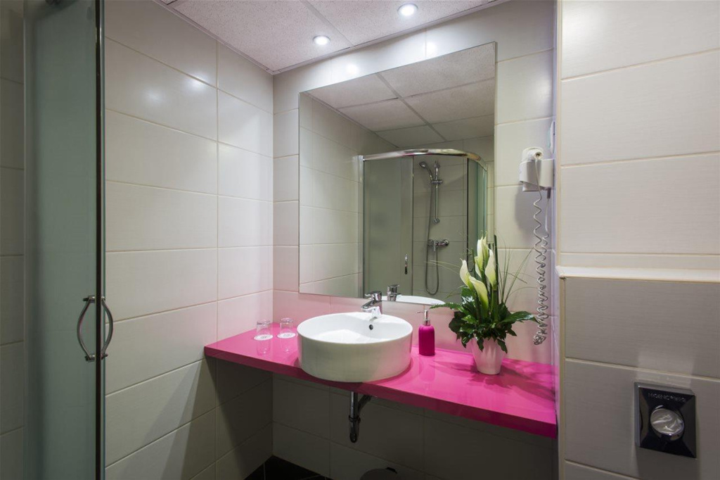 Domino Hostel