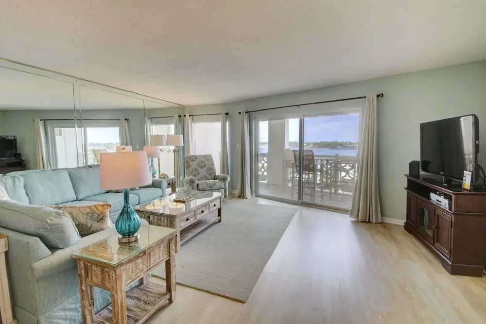 554 El Matador 1 Bedroom Condo by RedAwning