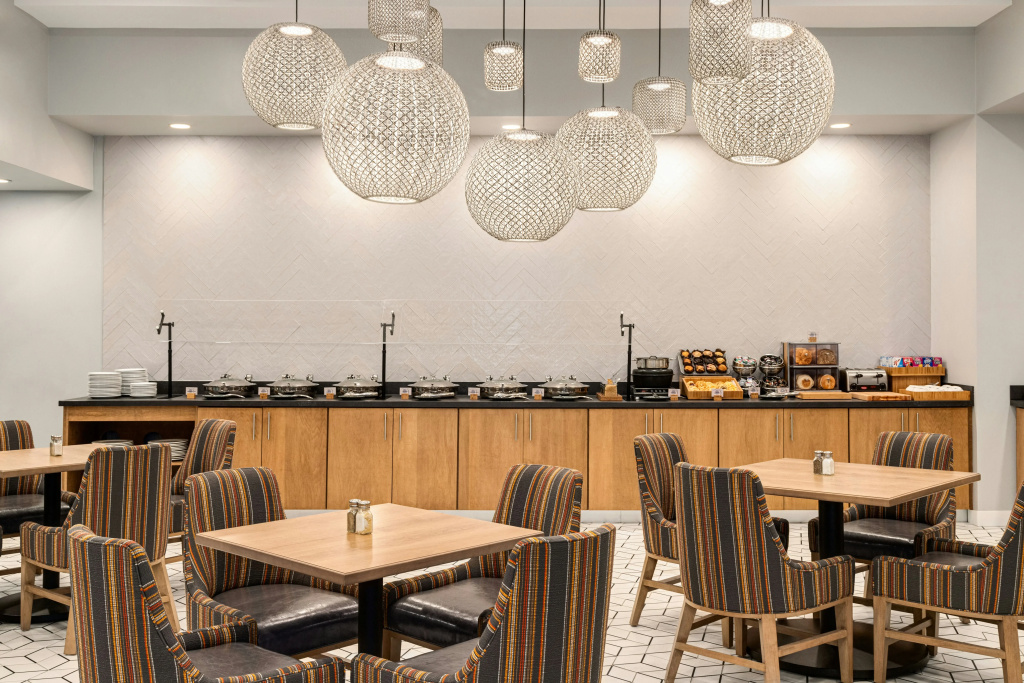 Doubletree by Hilton Fort Myers at Bell Tower Shops
