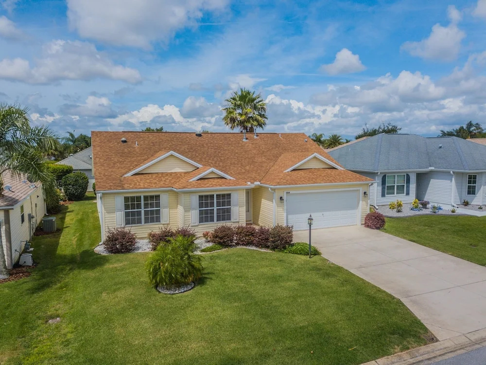 Limestone Avenue 1264 by White Pelican VR