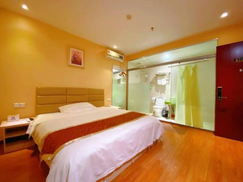 Super 8 Hotel Fuzhou Sanfangqixiang Wuyi Plaza