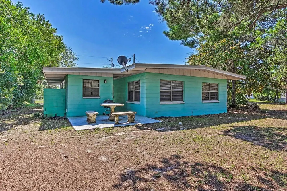 Vibrant PCB Bungalow w/ Patio - Walk to the Beach!
