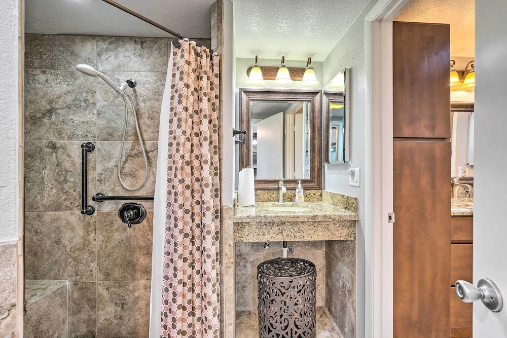 2 Mi to Old Town Scottsdale: Home w/ Pool Table
