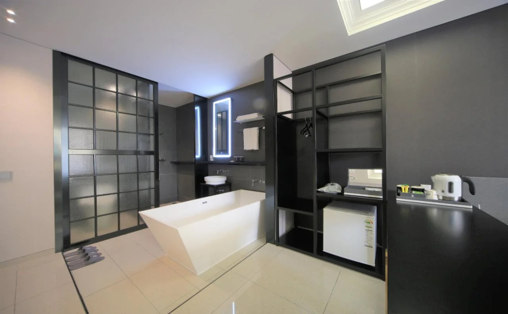 Yeoubi Hotel