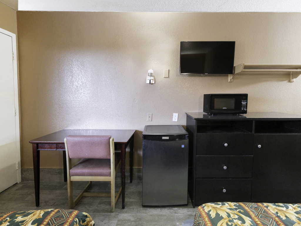 OYO Hotel Lake Charles Hwy 10