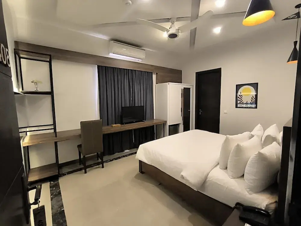 Xefan Hotel and Suites