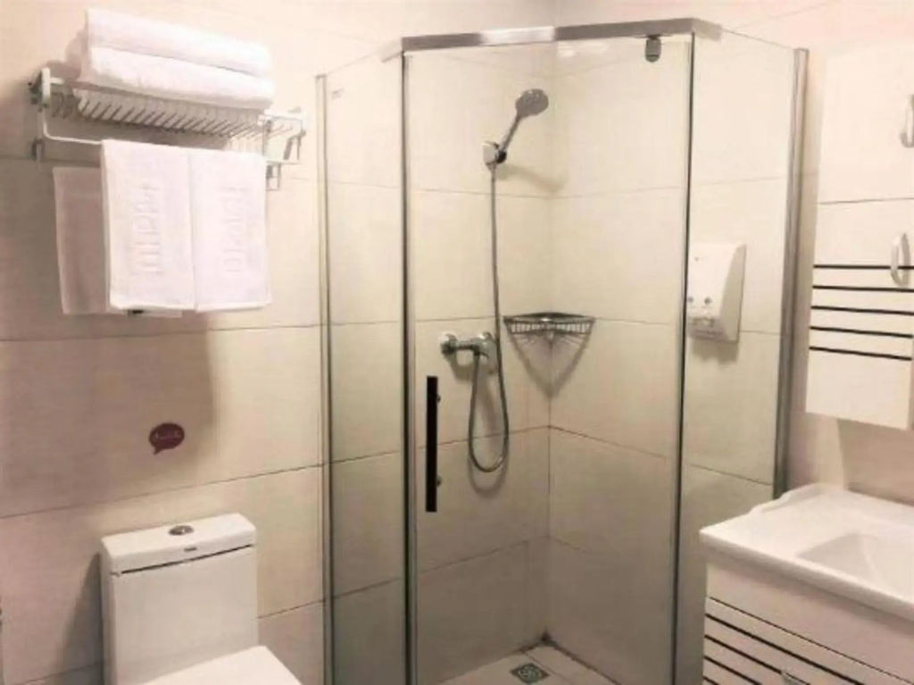 Cixi GreenTree Apartment Hotel