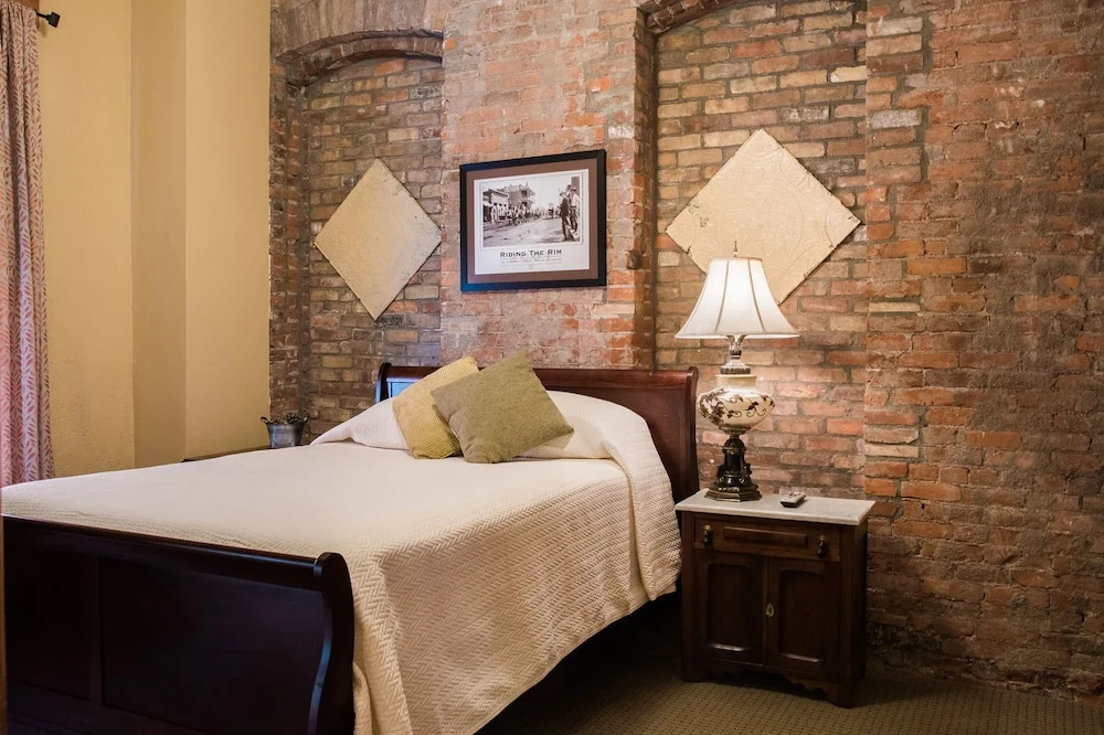 Weatherford Hotel