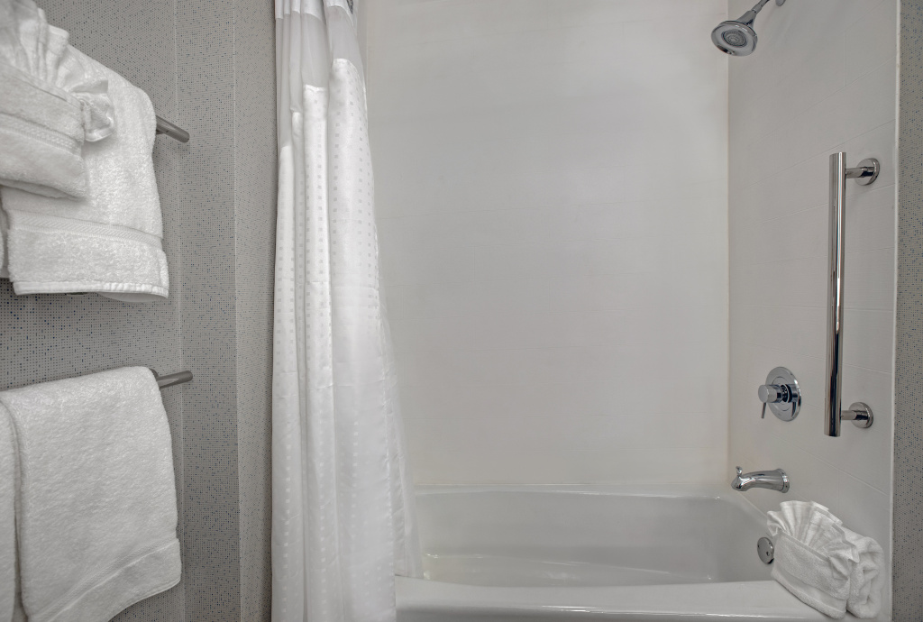 Holiday Inn Express & Suites - Milwaukee - Brookfield by IHG