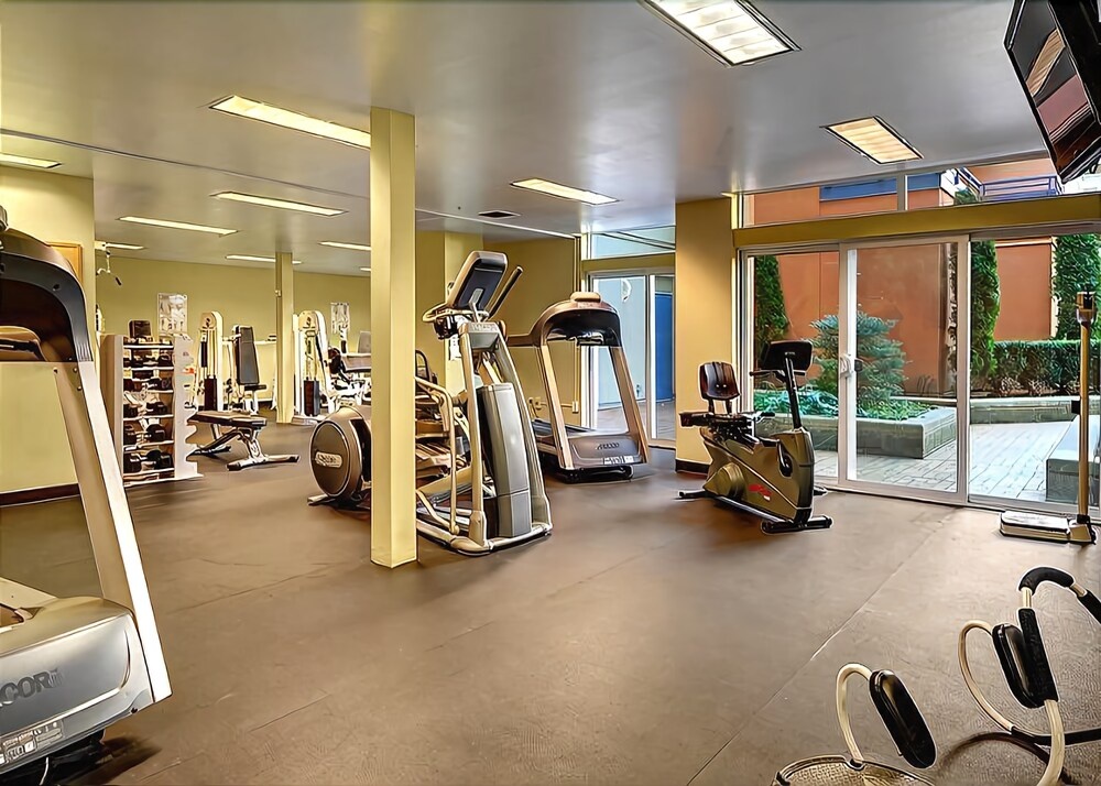 Belltown Court Suite Decadence - Two Bedroom Apartment with Balcony