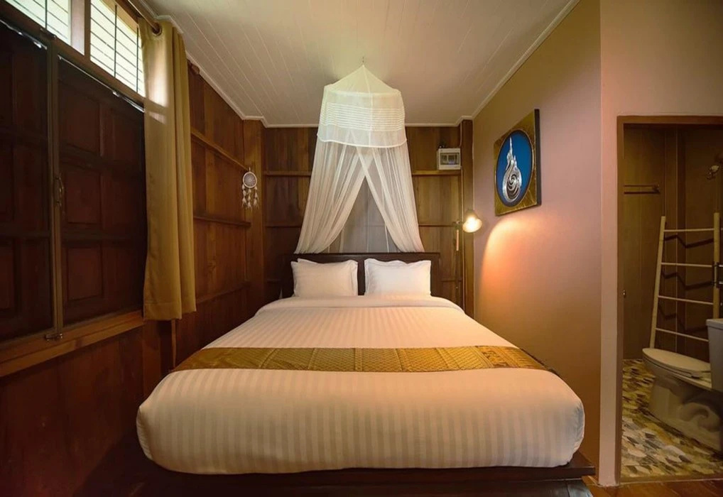 The Wes Village, incl free Breakfast & free Thai food dinner