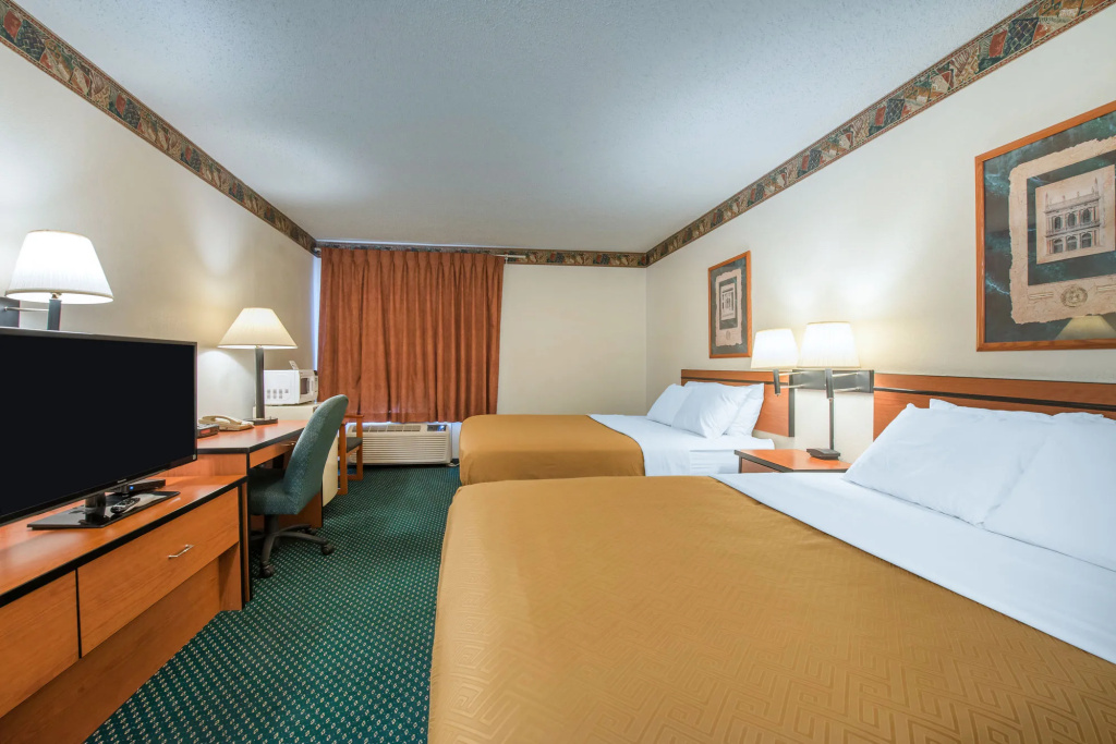 Econo Lodge Pueblo North