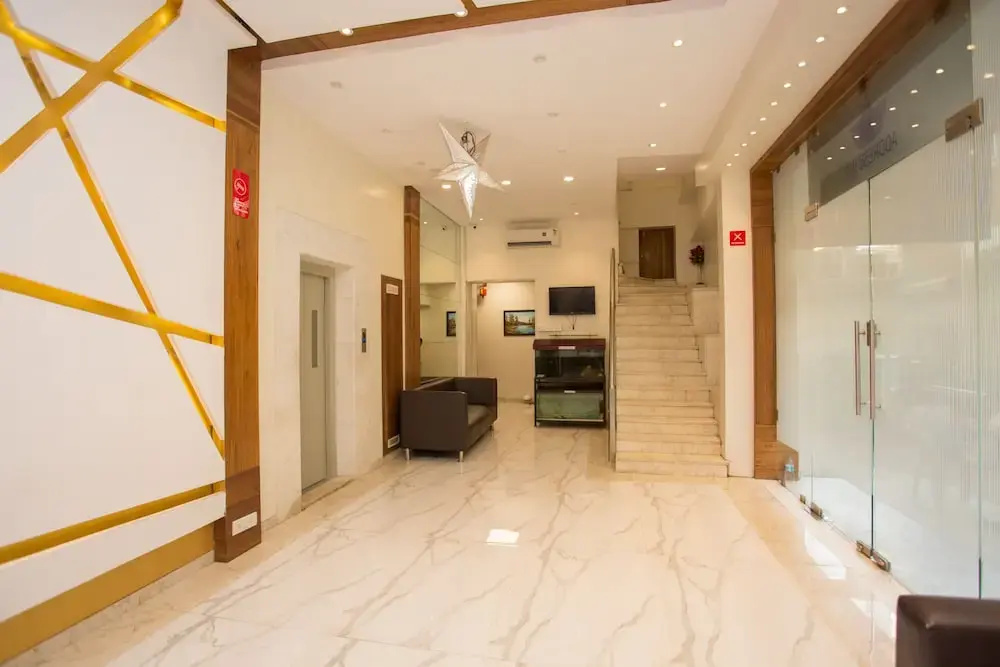 OYO 8872 Hotel Address Inn