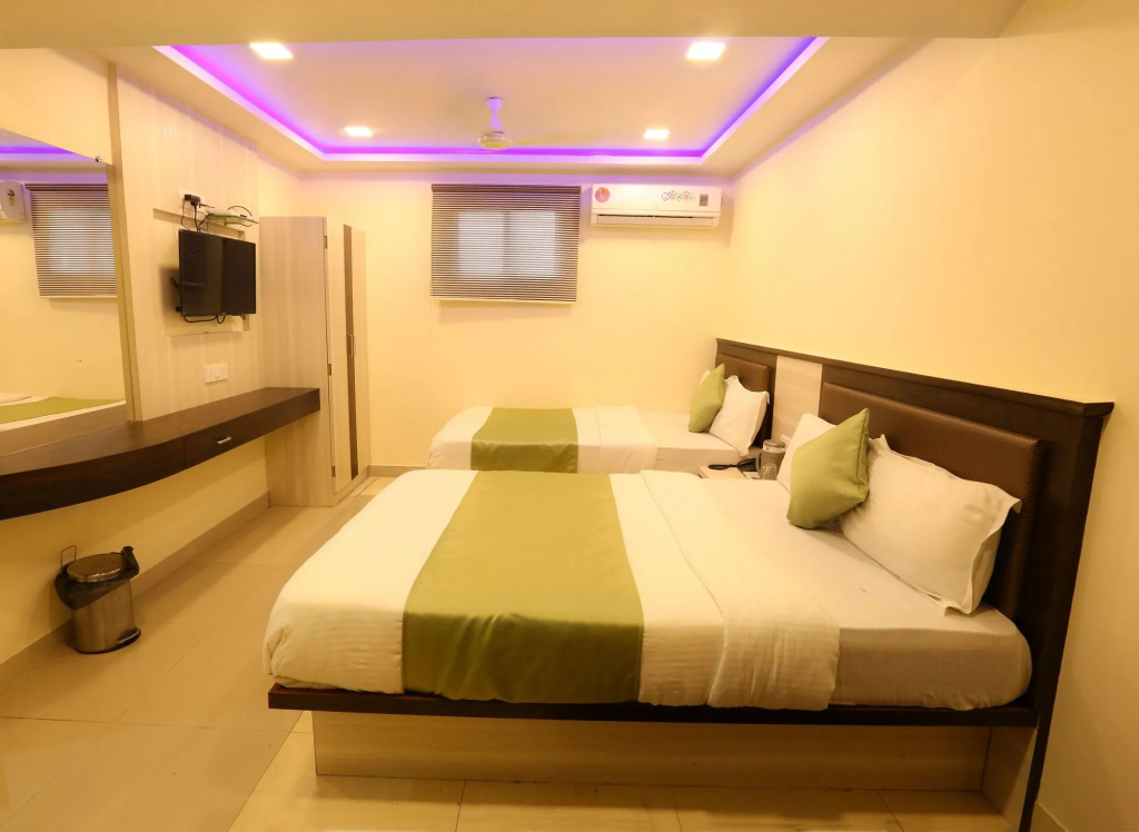 Hotel Happyland