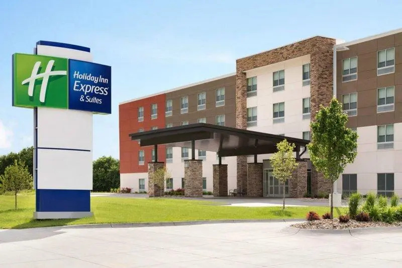 Holiday Inn Express and Suites Lancaster - Mount Joy