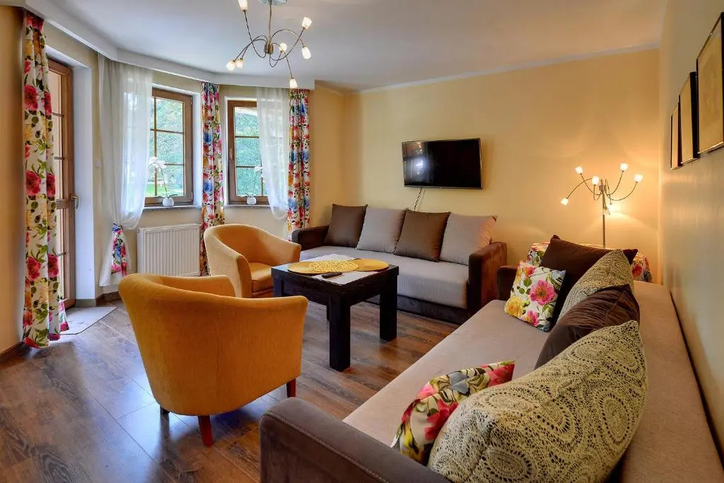 Eleganckie i Stylowe Apartamenty Sun Seasons 24 w Karpaczu z Parkingiem by Noclegi Renters