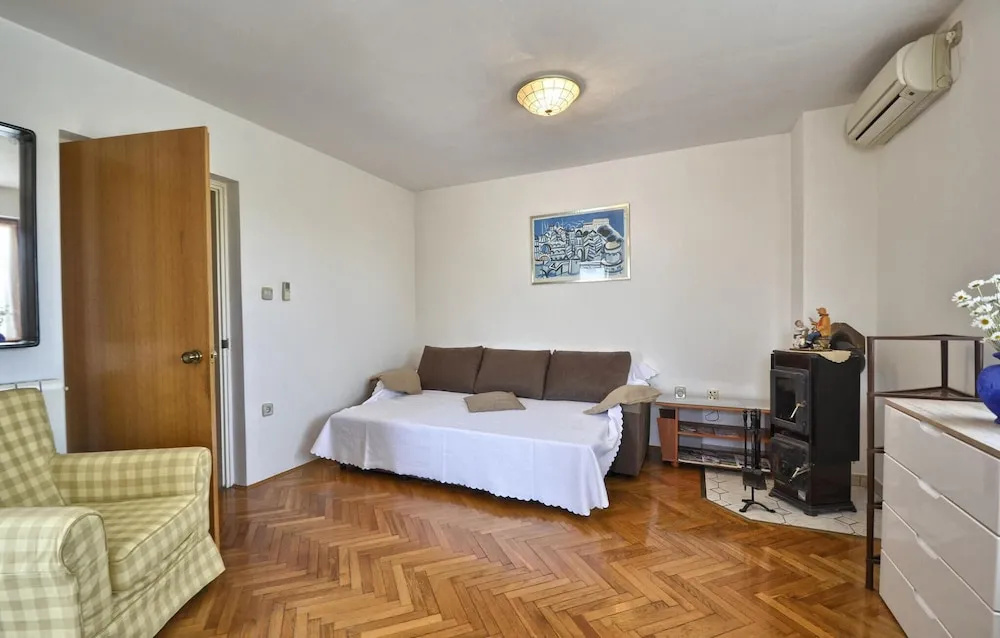 Stunning Home In Labin With Wifi