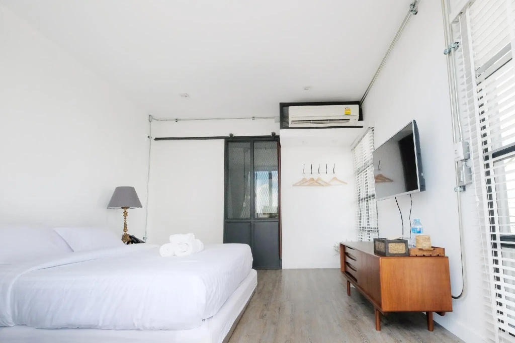 Iron32 Hotel