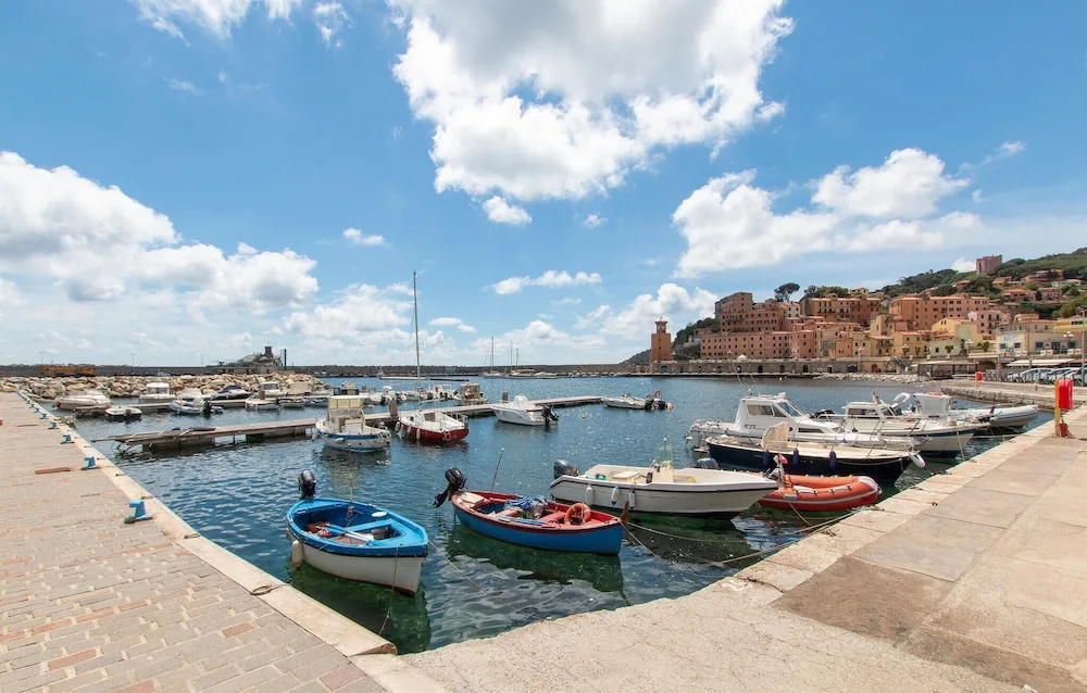 Beautiful Apartment in Lacona - Capoliveri With 1 Bedrooms and Wifi
