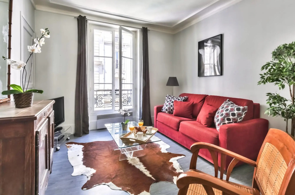 836 - Eiffel Tower View  - Parisian apartment