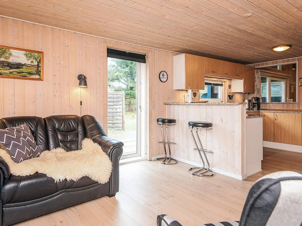 10 Person Holiday Home in Oksbol