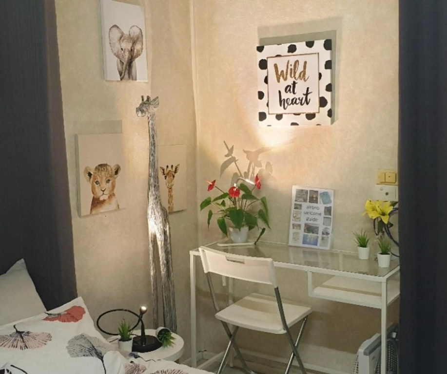 WOODY Pt - AMAZING 1970's SHARE HOUSE BY THE SEA-4 rooms available!