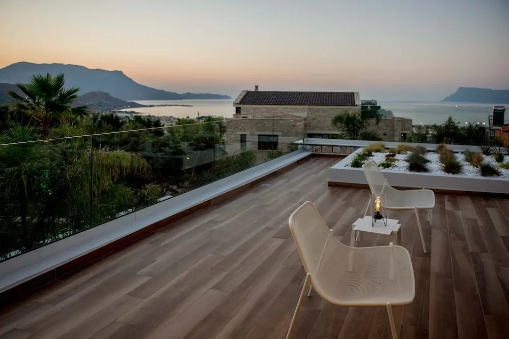 Villa Lydia I Superb views, two pools, next to the city