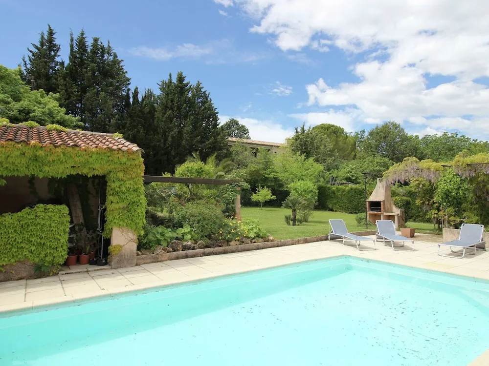 Villa in Provence with Pool and Garden