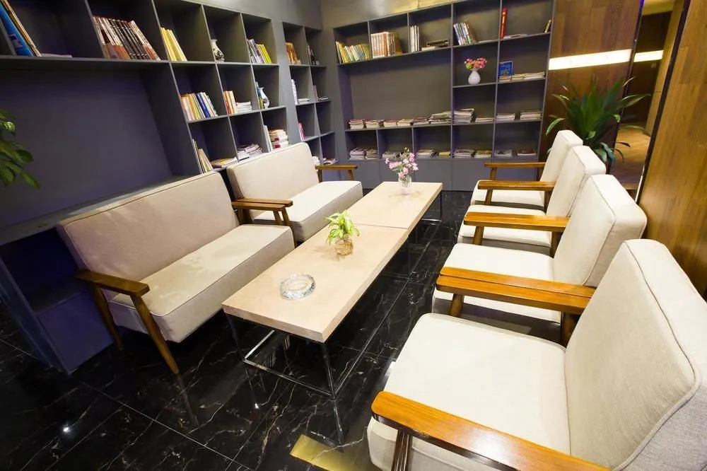 Atour Hotel Shanghai Jing'an IMIX Park