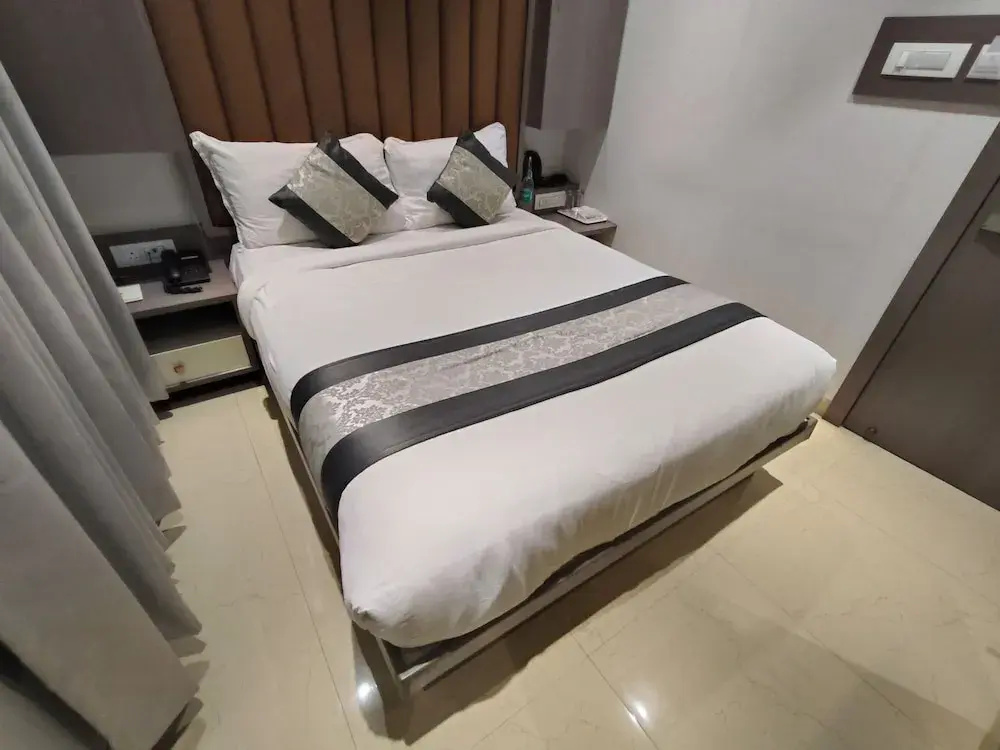 Hotel Pearl Residency Thane