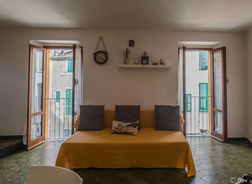 El Nin Apartment with Terrace & AC