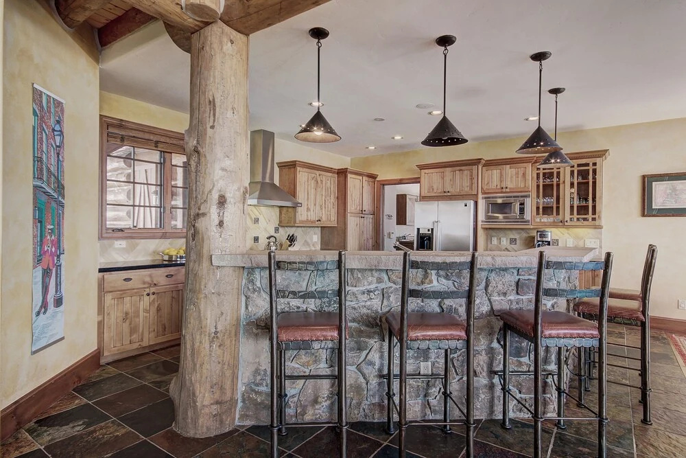 Ten Mile Estate 4 Bedrooms 4.5 Bathrooms Home