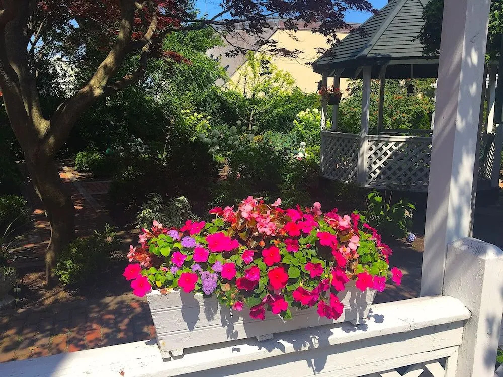 Clark Currier Inn