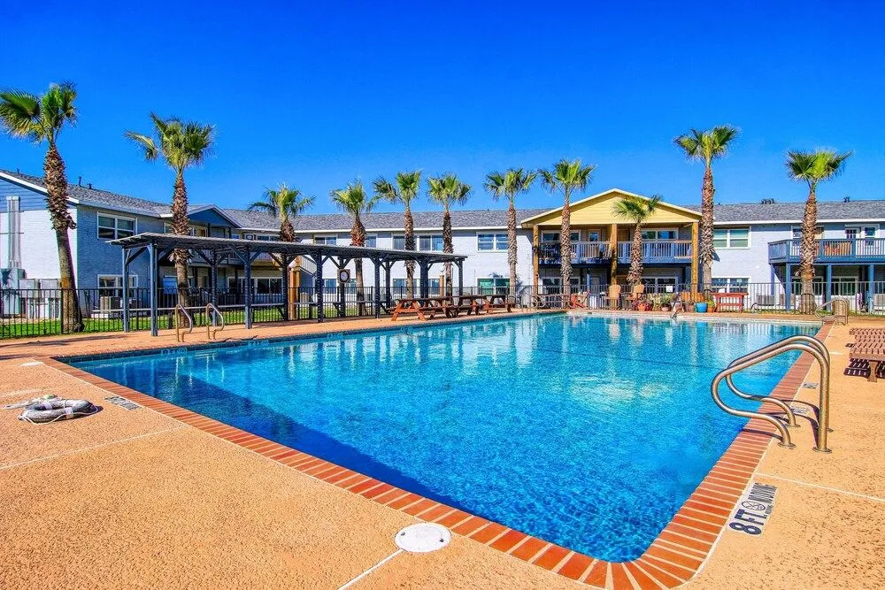 Captain's Quarters 1 Bedroom Condo by Redawning