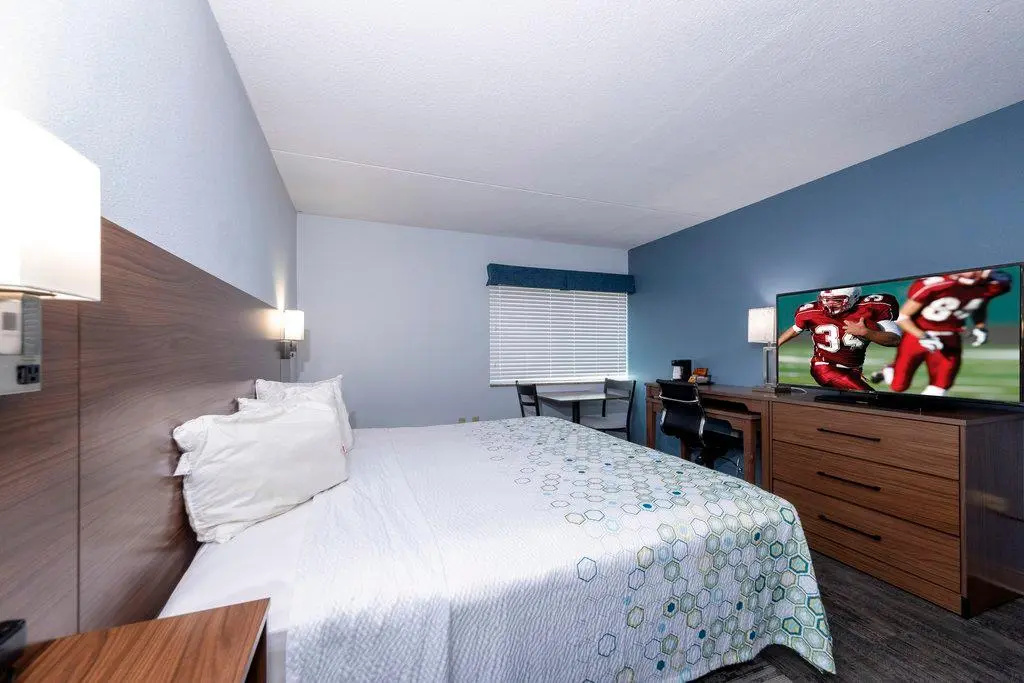 Red Roof Inn & Suites Wilmington – New Castle