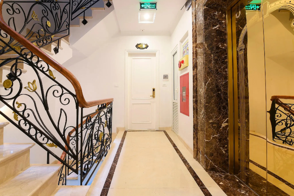 OYO 199 Diamond Hotel