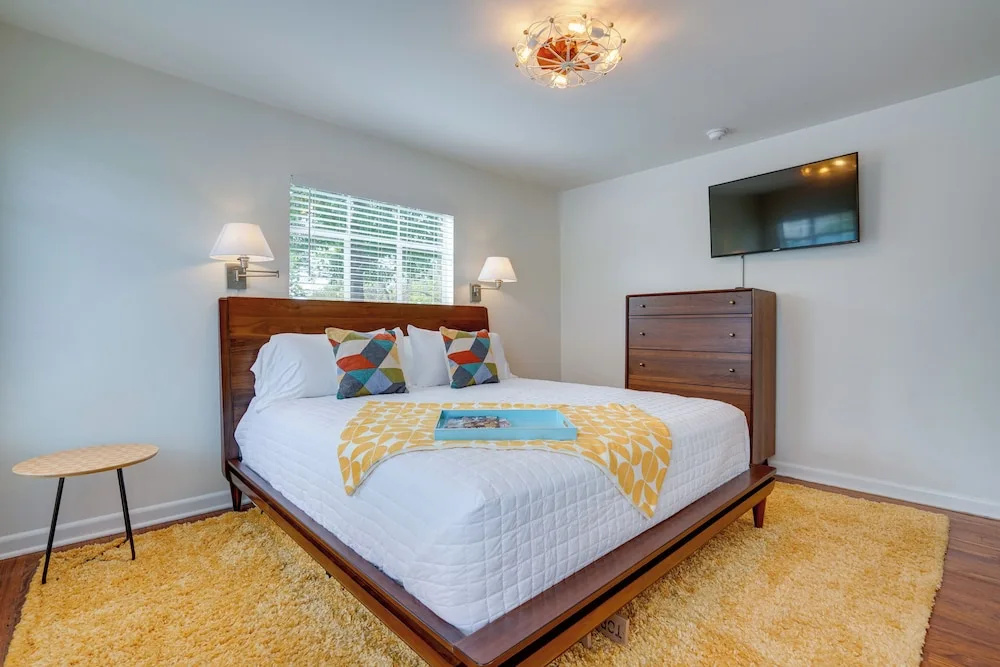 San Antonio Retreat w/ Private Hot Tub & Gas Grill