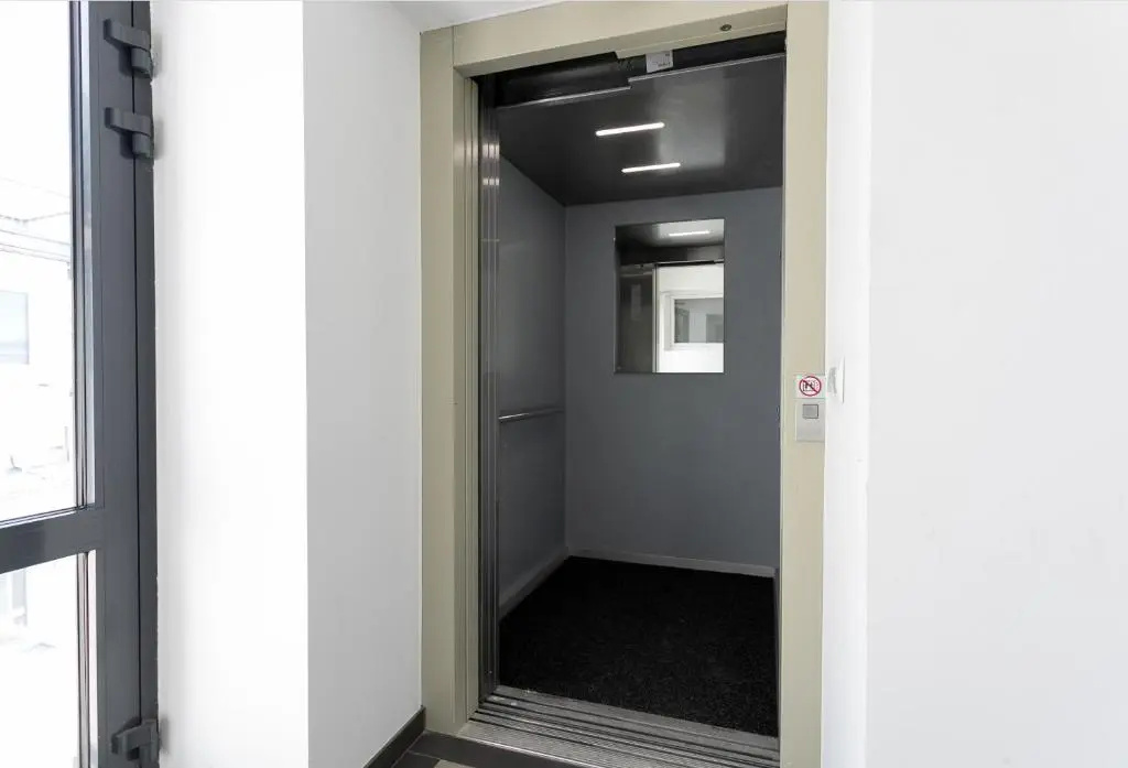 Between Schoenbrunn and City Center Apt 35