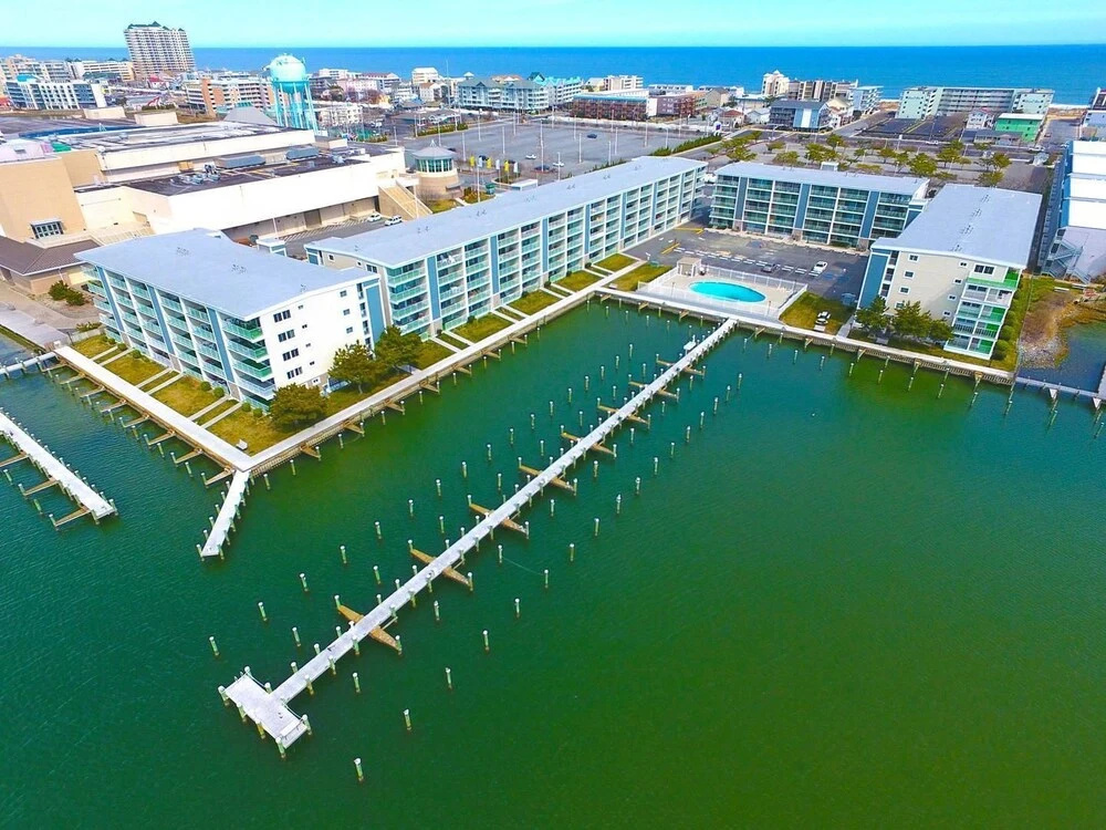 Thunder Island 128c 2 Bedroom Condo by RedAwning
