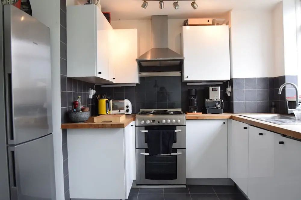 2 Bedroom Apartment in East London