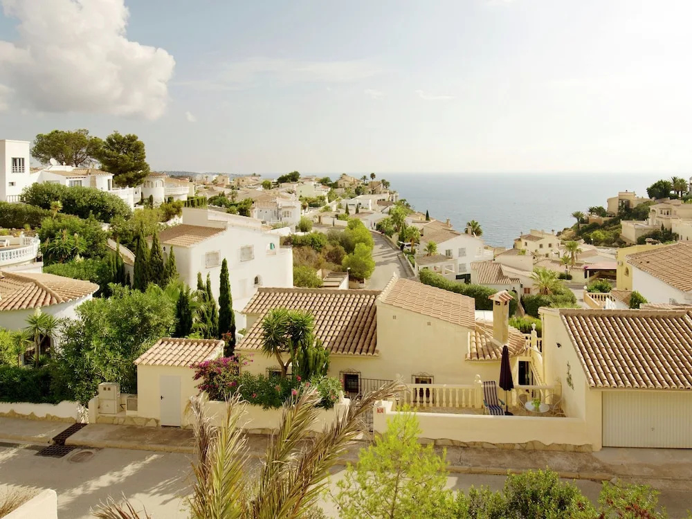 Beautiful Holiday Villa With Private Swimming Pool in Quiet Benitachell