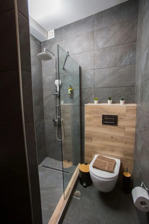 Raise Acropolis View Suites
