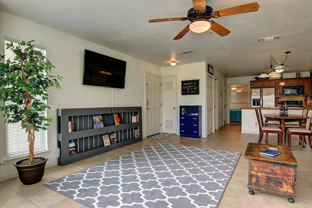 Gracelanda Ww C302 1 Bedroom Condo by RedAwning