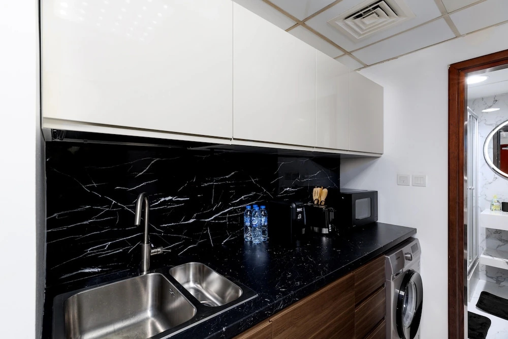 Waves - Cozy, Fully Furnished Studio in Dubai Sports City