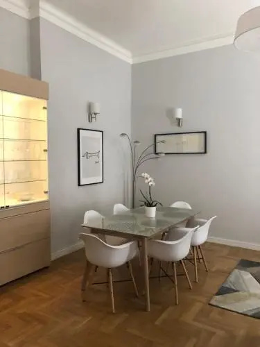 Supreme City Center Apartment