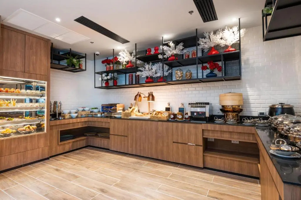 Отель Maitria Hotel Rama 9 Bangkok