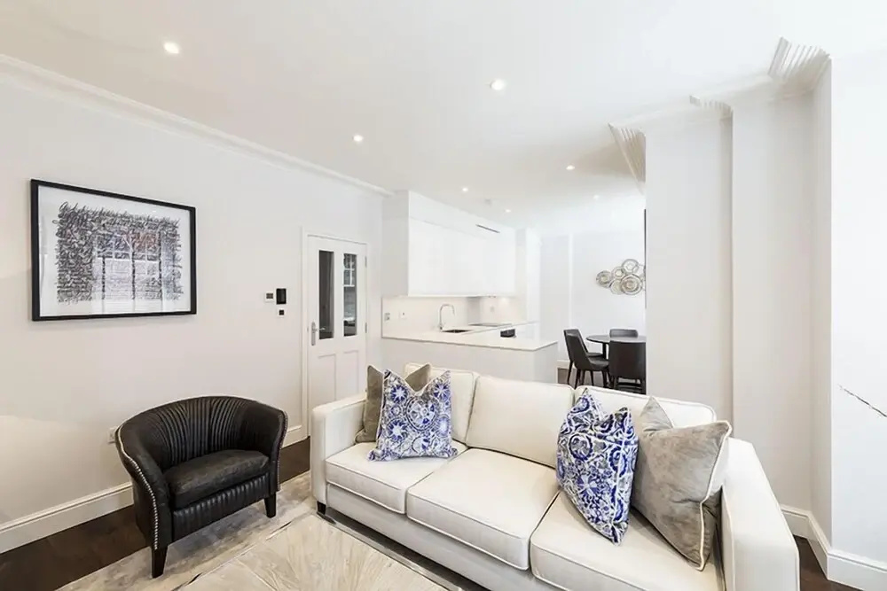 Luxury Three Bedroom - Flat 132 (Lower Ground Floor)
