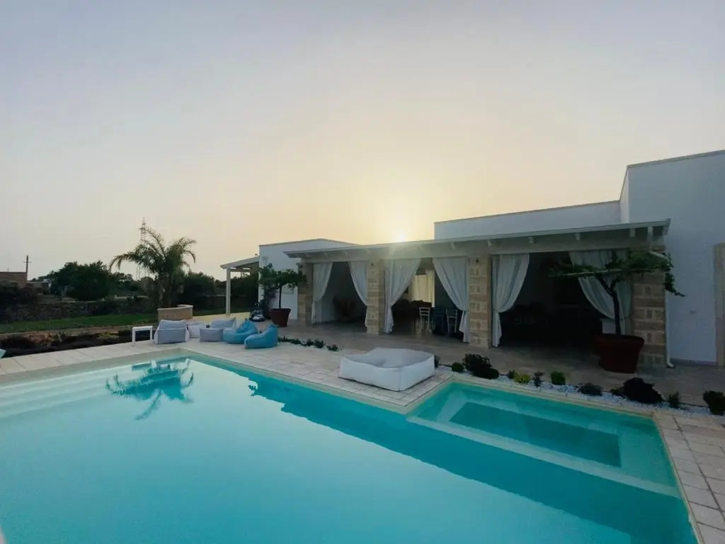 Villa Lucia con piscina privata a Gallipoli per 12 persone