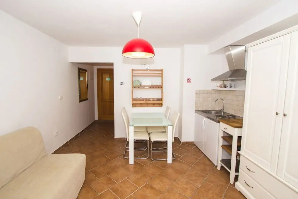 Jerry & Olis Apartments