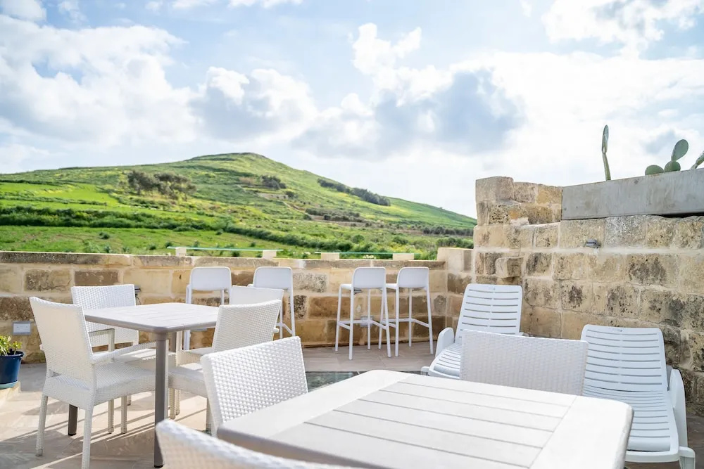 Ta' Pinu B&B